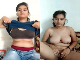 Hot look Desi Girl Strip Her Cloths and Showing Her boobs and Pussy