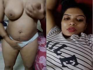 Sexy Desi Girl Showing Her Big Boobs