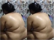 Desi Bhabhi Bathing