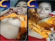 DESI GIRL SHOWS BOOBS ON VC